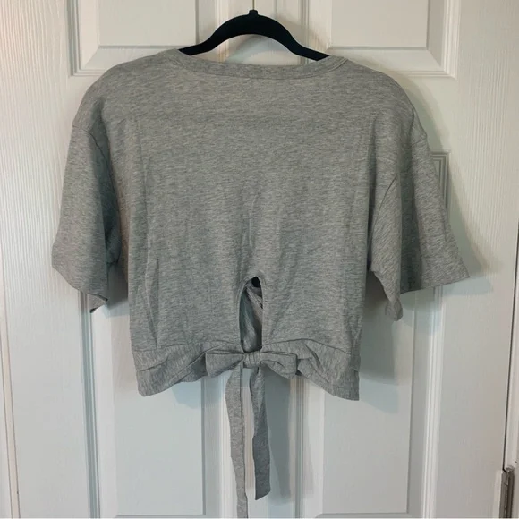 NWT Aerie Grey Tie Back Cropped Tee, size M - Picture 8 of 9